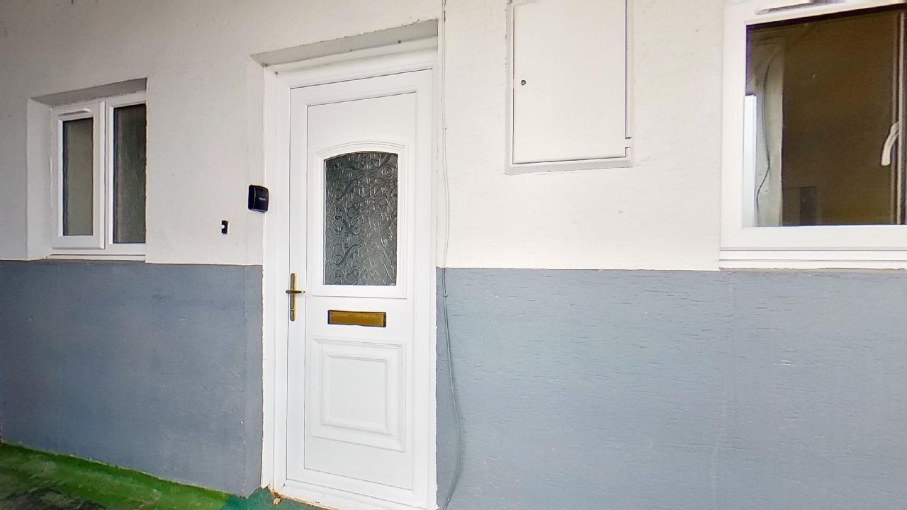 Flat 11 Myrtlefield Centre, Grampian Road, Aviemore PH22 1RH R & R