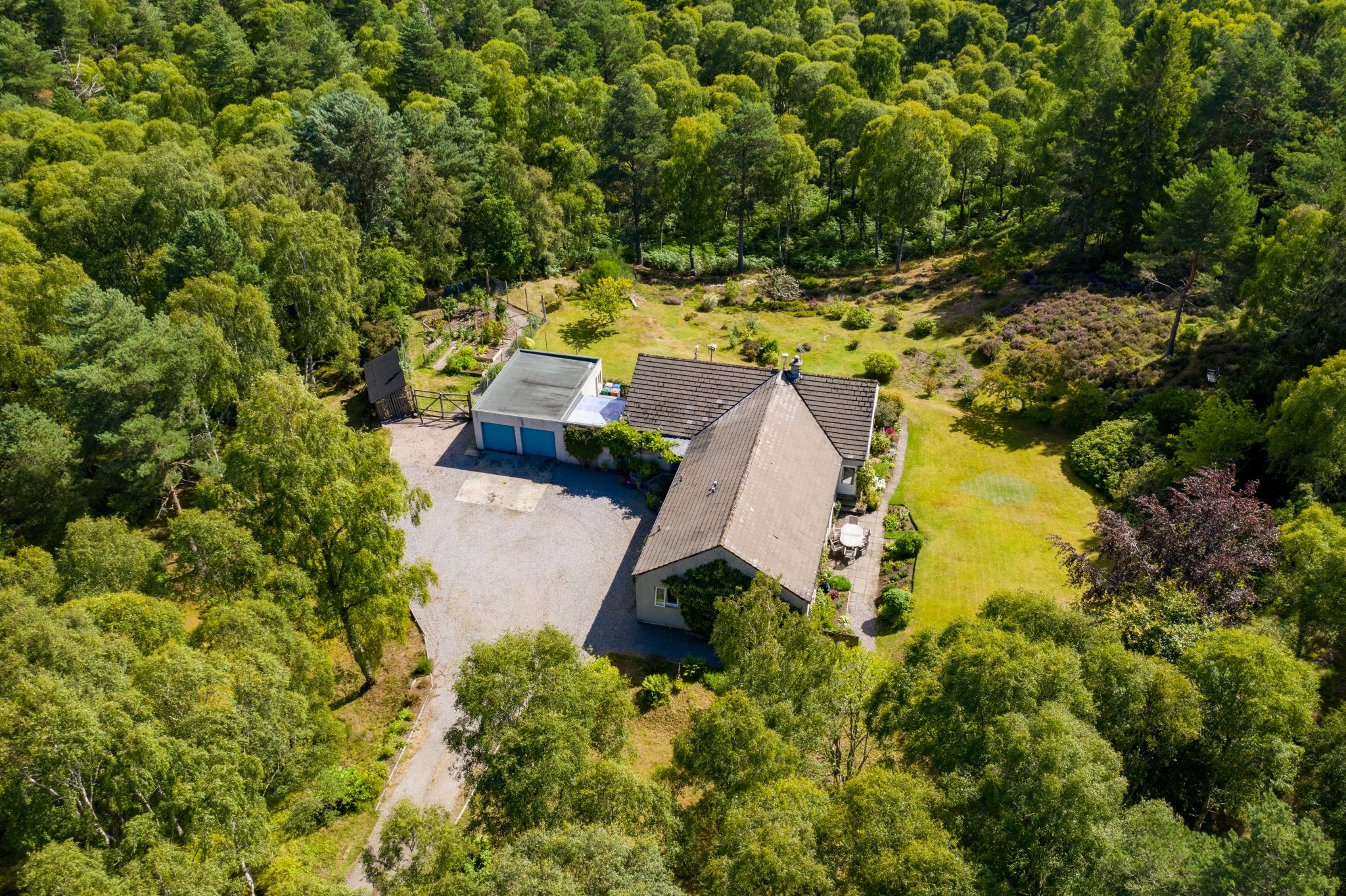 Little Blervie House, Rafford, Moray, IV36 2RU R & R Urquhart