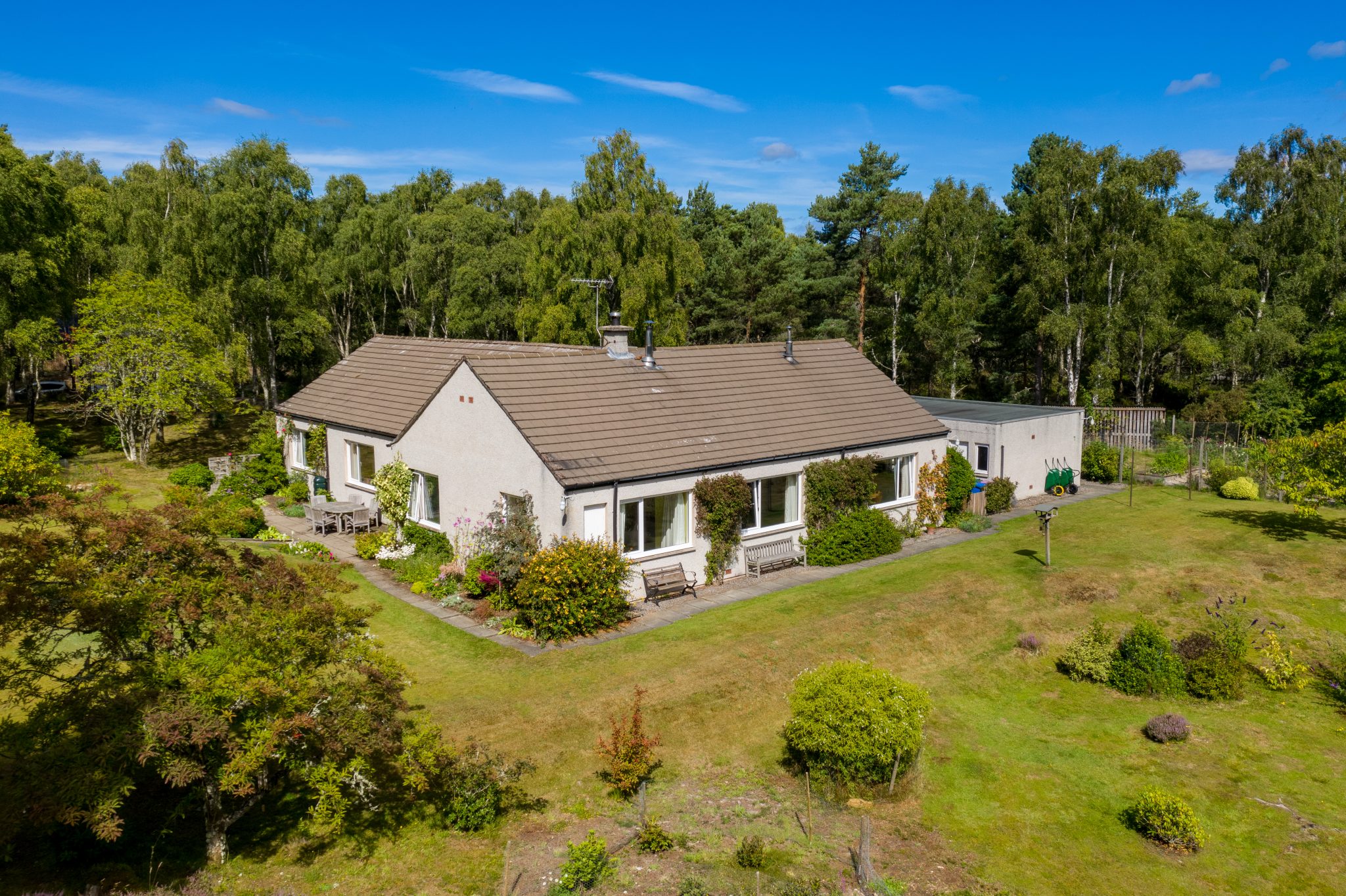 Little Blervie House, Rafford, Moray, IV36 2RU R & R Urquhart