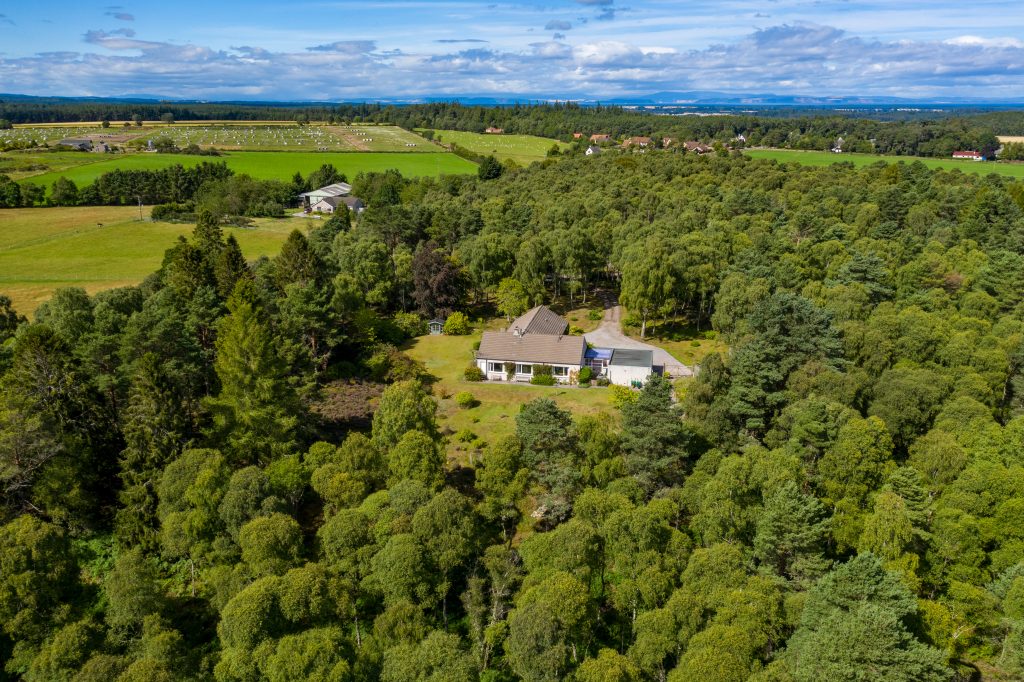 Little Blervie House, Rafford, Moray, IV36 2RU R & R Urquhart