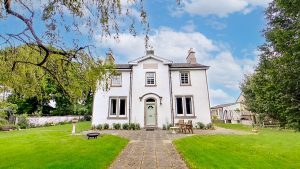 Innesmount, Manse Road, Auldearn, IV12 5SX